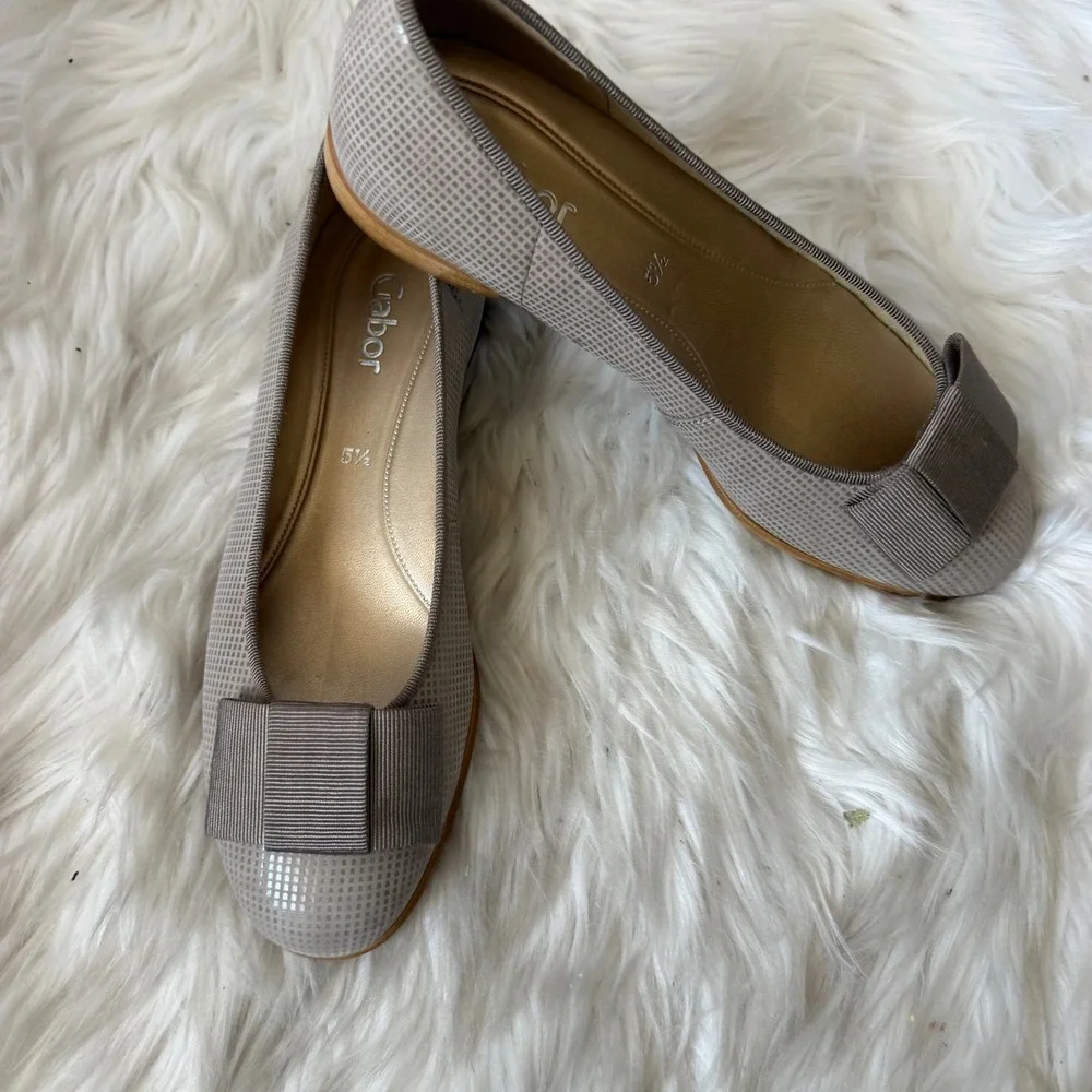 Gabor Assist Taupe Grey Grid Pattern Bow Ballet Flat Shoe Size 5.5